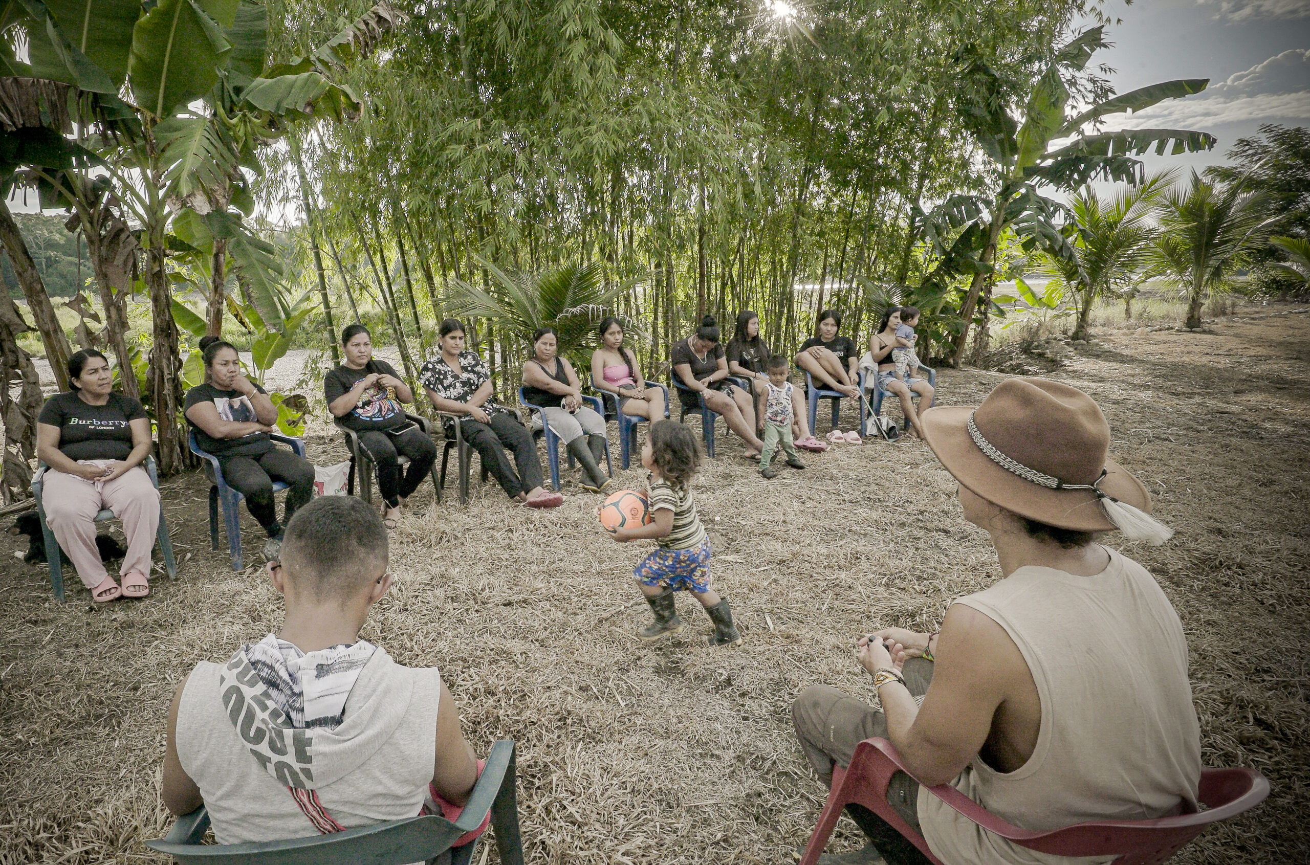 Community meeting with Kofán families in El Diviso